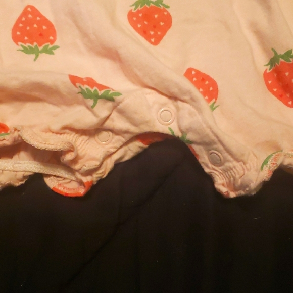 🍓Strawberry Romper🍓 - Picture 3 of 7
